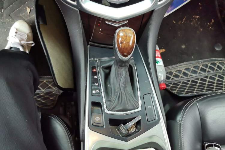 Used Cadillac SRX 2014 3.0L Luxury Model Gear Lever