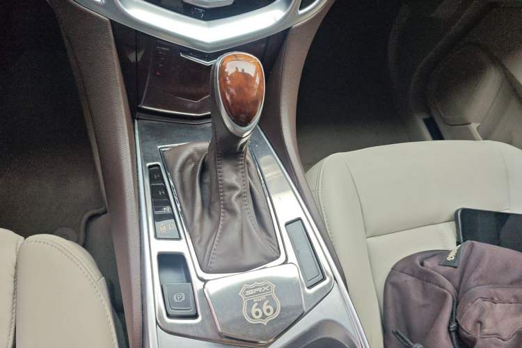 Used Cadillac SRX 2014 3.0L Elite Model Gear Lever