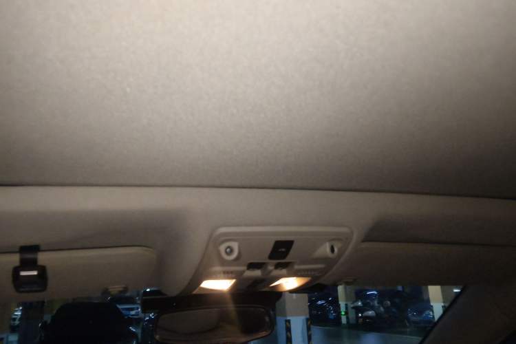 Used Cadillac SRX 2014 3.6L Flagship Model Headliner
