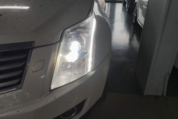 Used Cadillac SRX 2014 3.0L Comfort Model Left Front Headlight