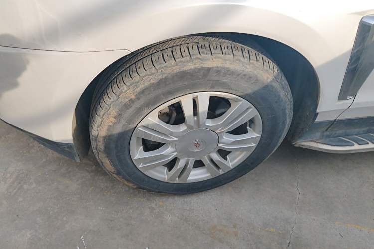 Used Cadillac SRX 2014 3.0L Elite Model Left Front Wheel Hub