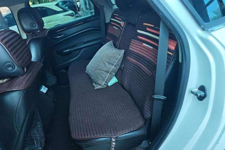 Used Cadillac SRX 2014 3.0L Luxury Model Left Rear Seat
