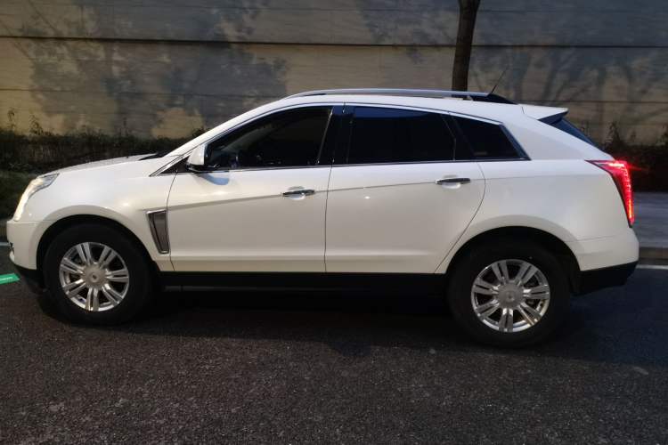 Used Cadillac SRX 2014 3.0L Elite Model Left Side