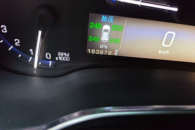 Used Cadillac SRX 2014 3.0L Comfort Model Odometer Close Up