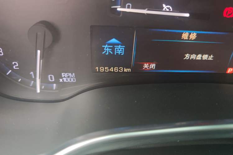Used Cadillac SRX 2014 3.0L Elite Model Odometer Close Up