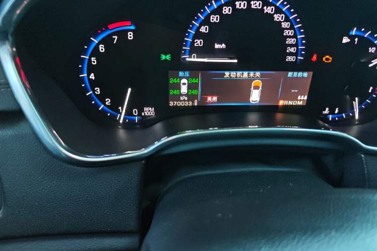 Used Cadillac SRX 2014 3.0L Luxury Model Odometer Close Up