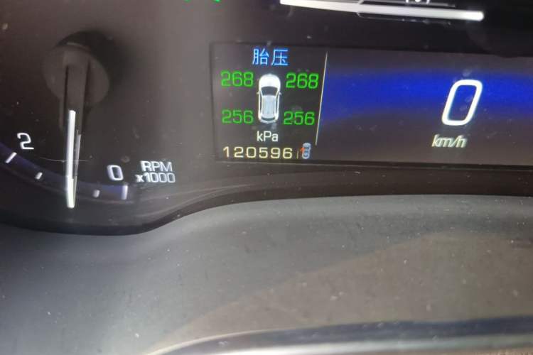 Used Cadillac SRX 2014 3.0L Elite Model Odometer Close Up