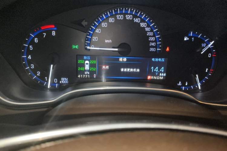 Used Cadillac SRX 2014 3.0L Elite Model Odometer Close Up
