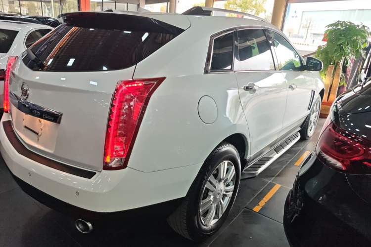 Used Cadillac SRX 2014 3.0L Elite Model Rear Right 45 Deg