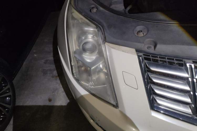 Used Cadillac SRX 2014 3.0L Elite Model Right Front Headlight