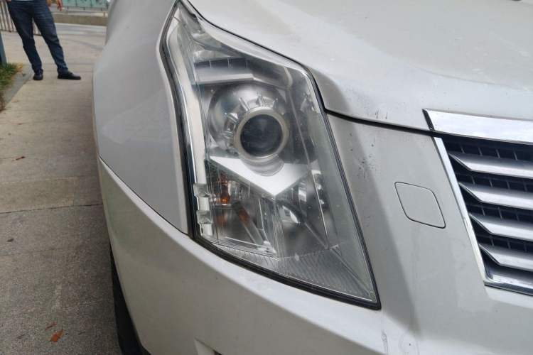 Used Cadillac SRX 2014 3.0L Elite Model Right Front Headlight