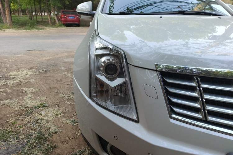 Used Cadillac SRX 2014 3.0L Luxury Model Right Front Headlight