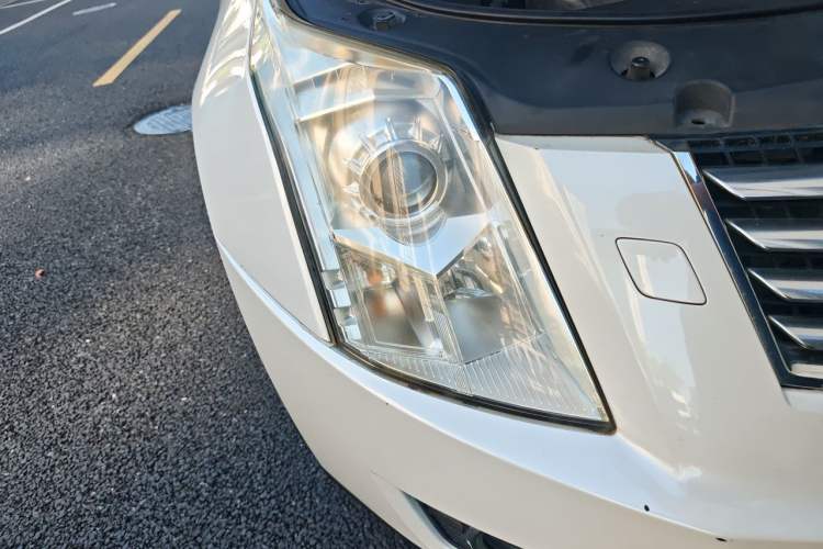 Used Cadillac SRX 2014 3.0L Comfort Model Right Front Headlight