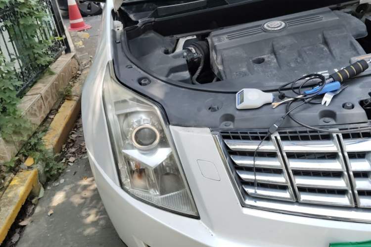Used Cadillac SRX 2014 3.0L Comfort Model Right Front Headlight