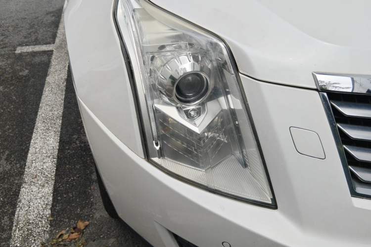 Used Cadillac SRX 2014 3.0L Flagship Model Right Front Headlight