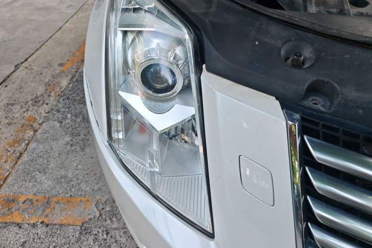 Used Cadillac SRX 2014 3.0L Luxury Model Right Front Headlight
