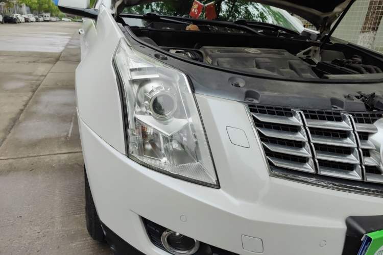 Used Cadillac SRX 2014 3.0L Elite Model Right Front Headlight