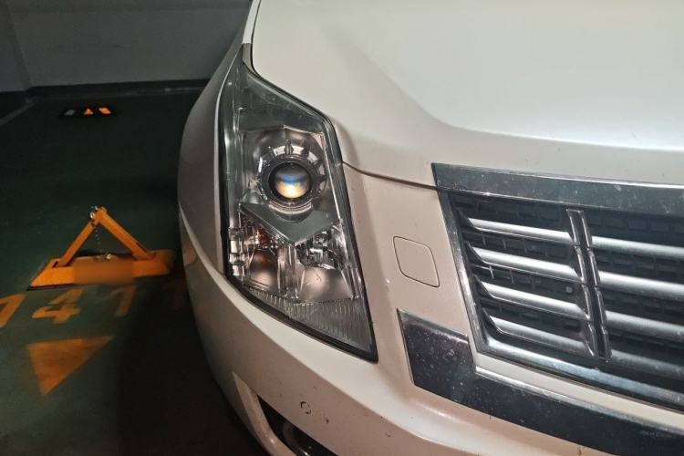 Used Cadillac SRX 2014 3.0L Luxury Model Right Front Headlight