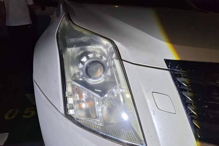 Used Cadillac SRX 2014 3.0L Elite Model Right Front Headlight