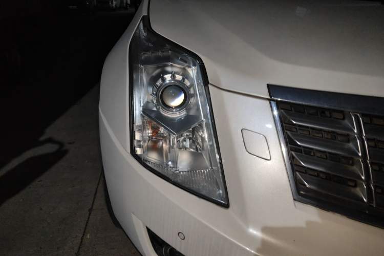 Used Cadillac SRX 2014 3.0L Luxury Model Right Front Headlight