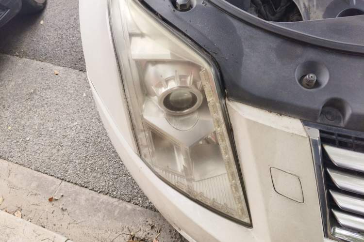 Used Cadillac SRX 2014 3.0L Comfort Model Right Front Headlight
