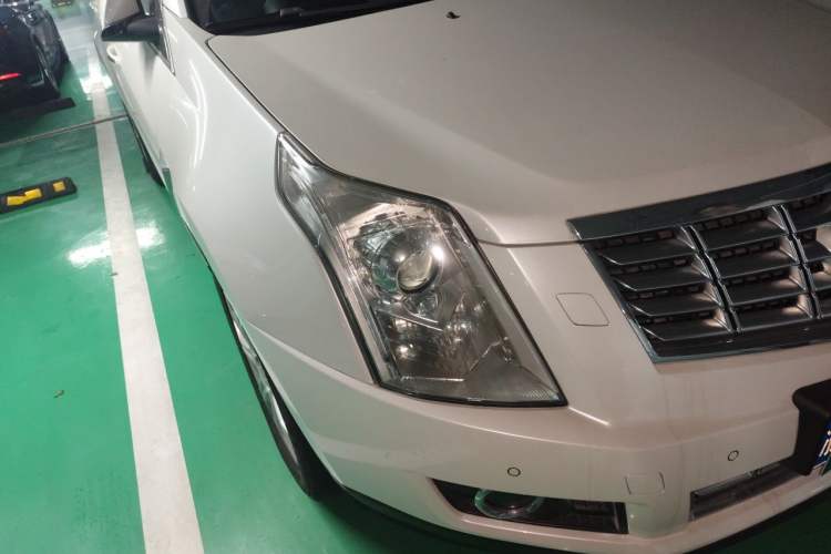 Used Cadillac SRX 2014 3.0L Leading Model Right Front Headlight