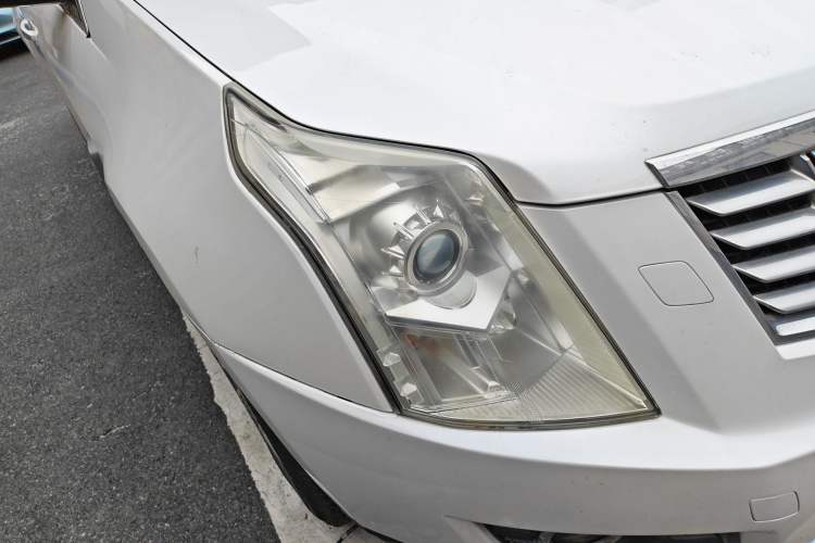 Used Cadillac SRX 2014 3.0L Comfort Model Right Front Headlight