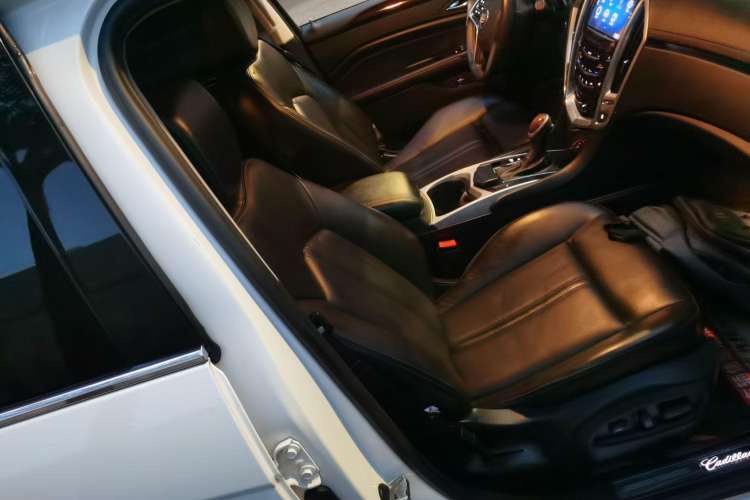 Used Cadillac SRX 2014 3.0L Elite Model Right Front Seat