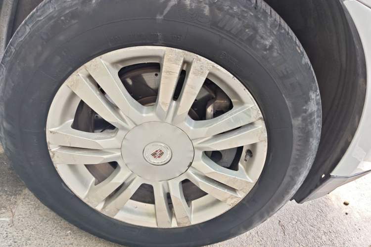 Used Cadillac SRX 2014 3.0L Elite Model Right Front Wheel Hub