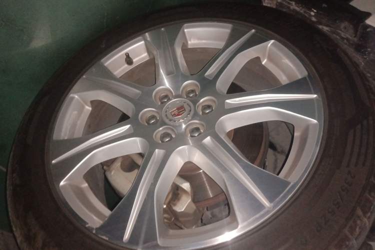 Used Cadillac SRX 2014 3.0L Leading Model Right Front Wheel Hub