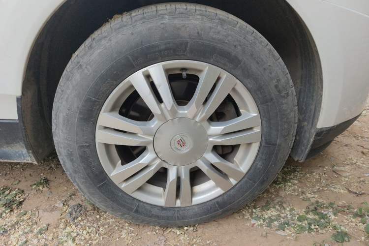 Used Cadillac SRX 2014 3.0L Luxury Model Right Front Wheel Hub
