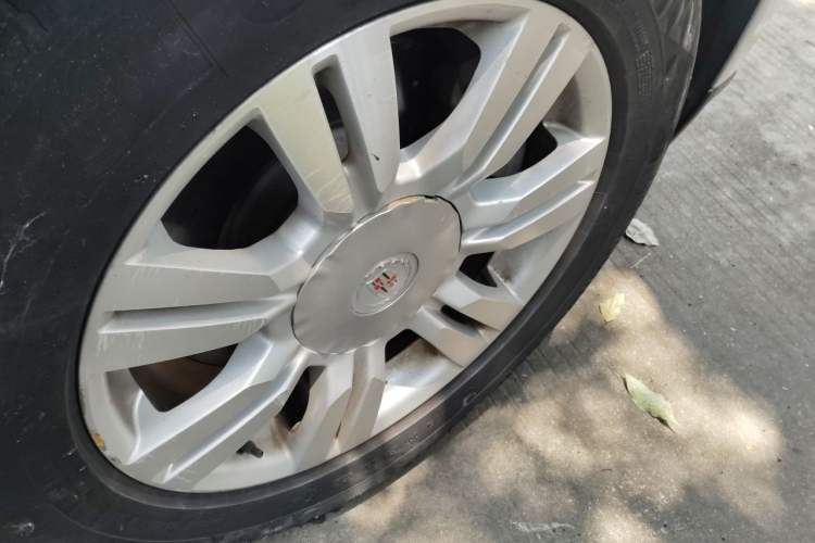 Used Cadillac SRX 2014 3.0L Comfort Model Right Front Wheel Hub