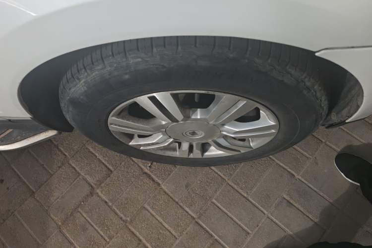 Used Cadillac SRX 2014 3.0L Elite Model Right Front Wheel Hub