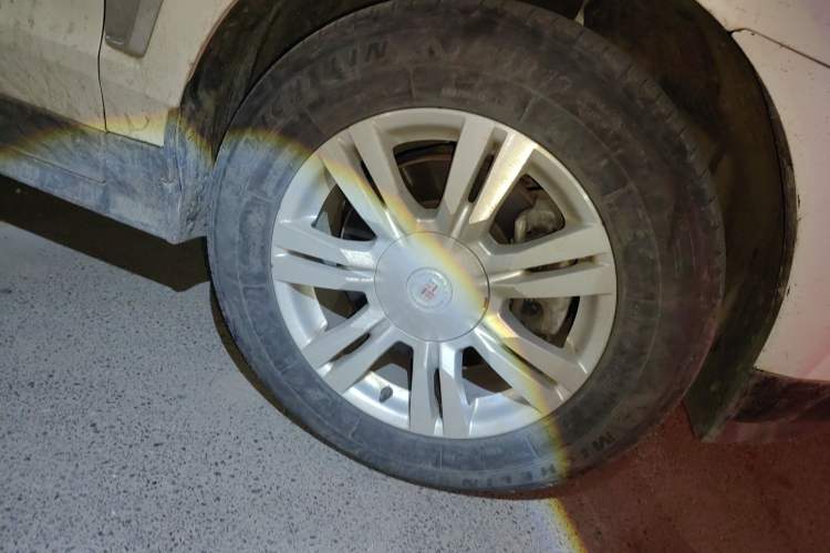 Used Cadillac SRX 2014 3.0L Luxury Model Right Front Wheel Hub