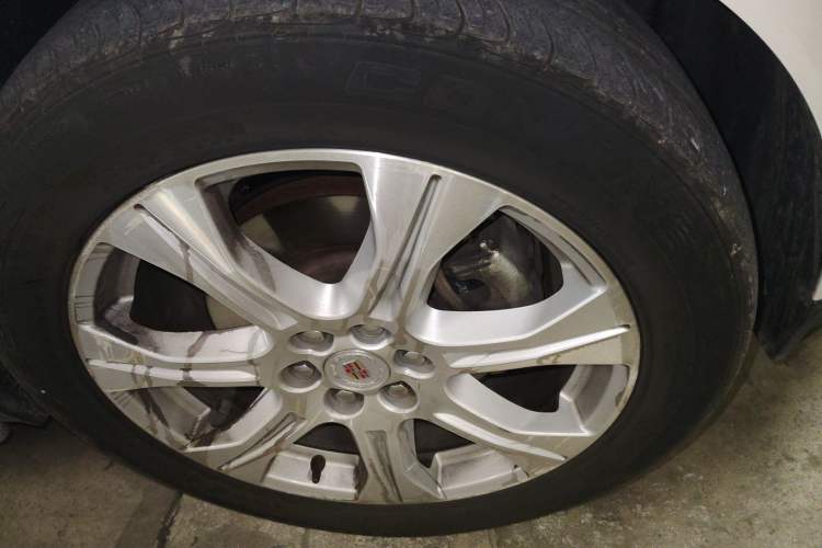 Used Cadillac SRX 2014 3.0L Leading Model Right Front Wheel Hub
