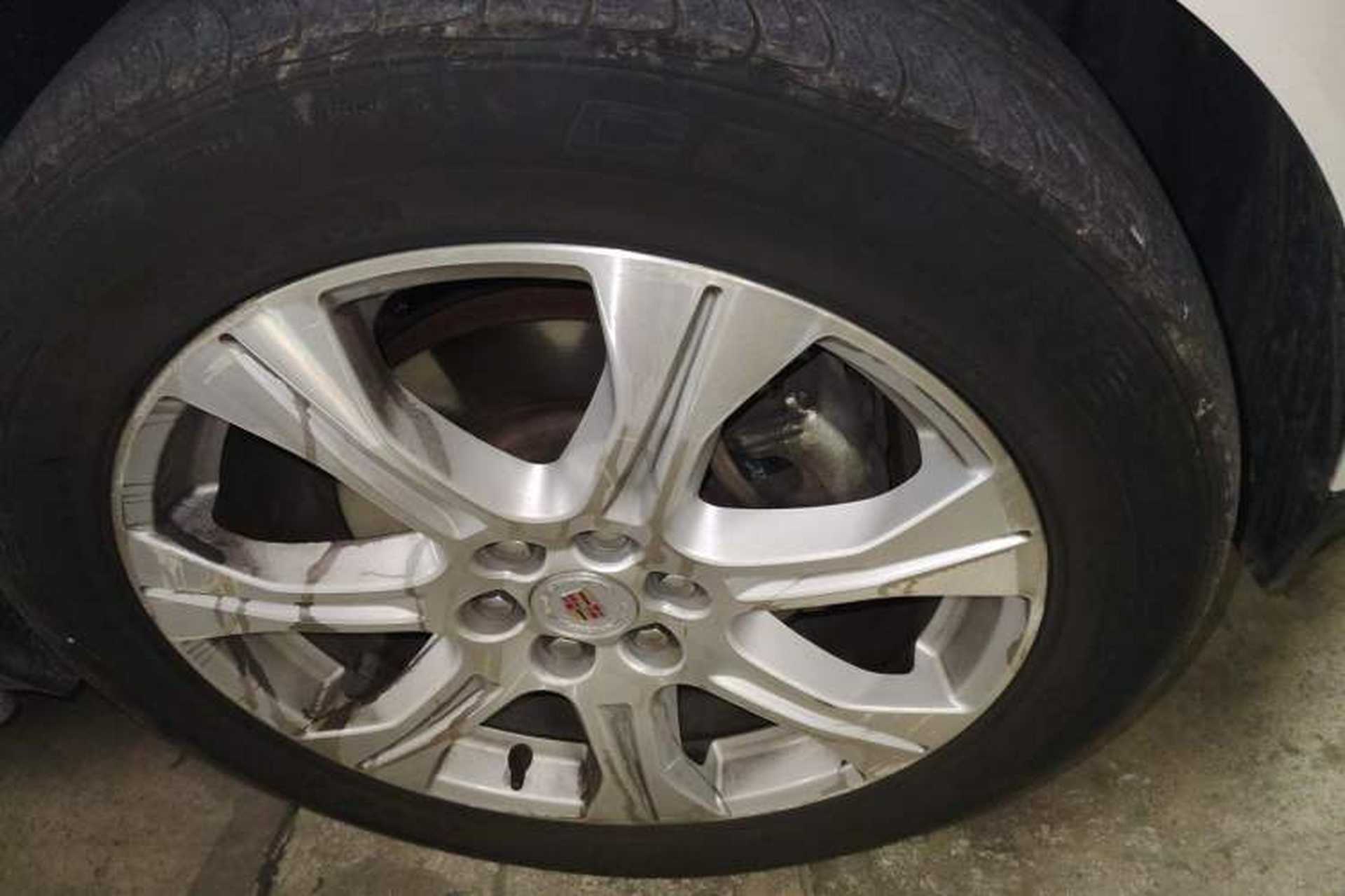 Used Cadillac SRX 2014 3.0L Leading Model Right Front Wheel Hub