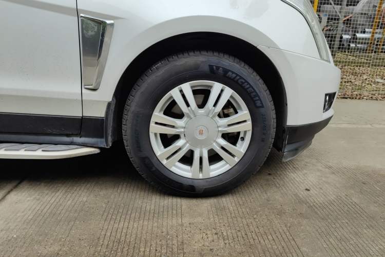Used Cadillac SRX 2014 3.0L Elite Model Right Front Wheel Hub
