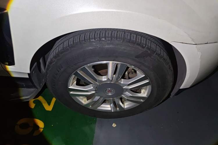 Used Cadillac SRX 2014 3.0L Elite Model Right Front Wheel Hub