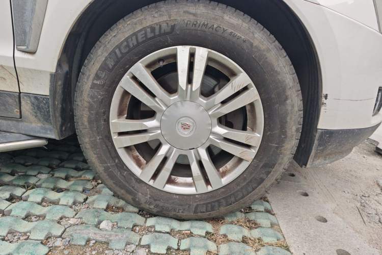 Used Cadillac SRX 2014 3.0L Comfort Model Right Front Wheel Hub