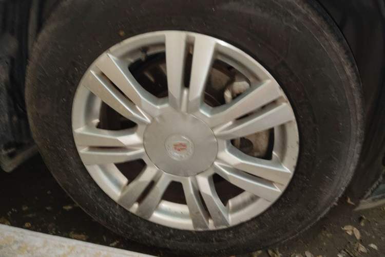 Used Cadillac SRX 2014 3.0L Comfort Model Right Front Wheel Hub