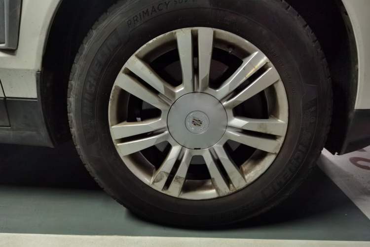 Used Cadillac SRX 2014 3.0L Comfort Model Right Front Wheel Hub