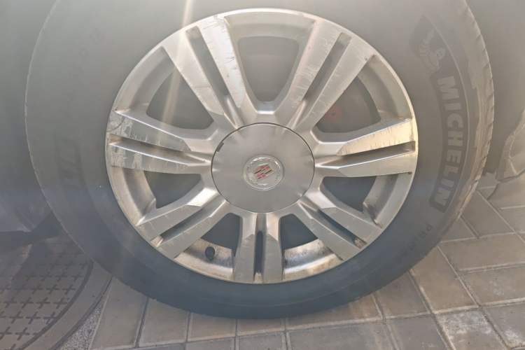 Used Cadillac SRX 2014 3.0L Luxury Model Right Front Wheel Hub
