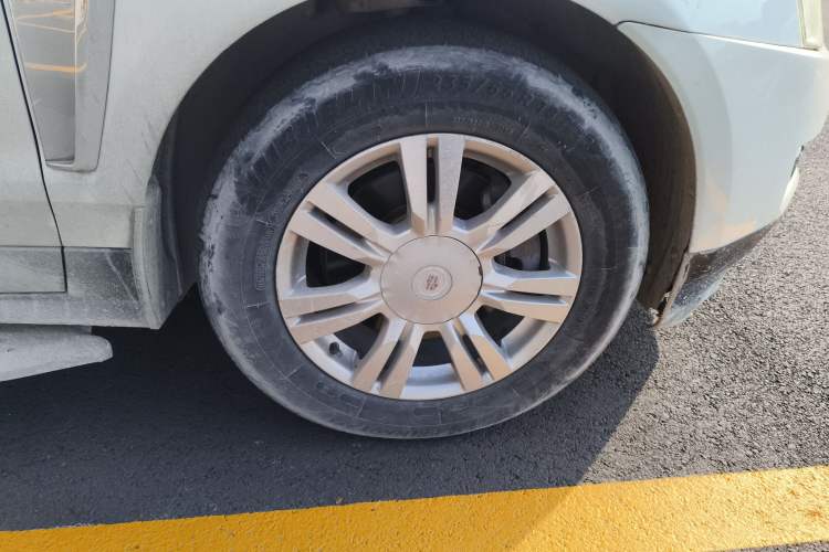 Used Cadillac SRX 2014 3.0L Comfort Model Right Front Wheel Hub