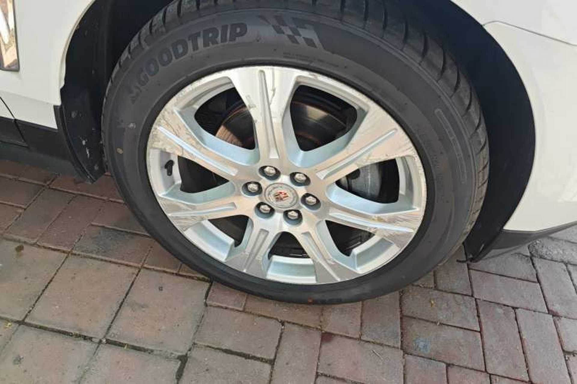 Used Cadillac SRX 2014 3.0L Leading Model Right Front Wheel Hub