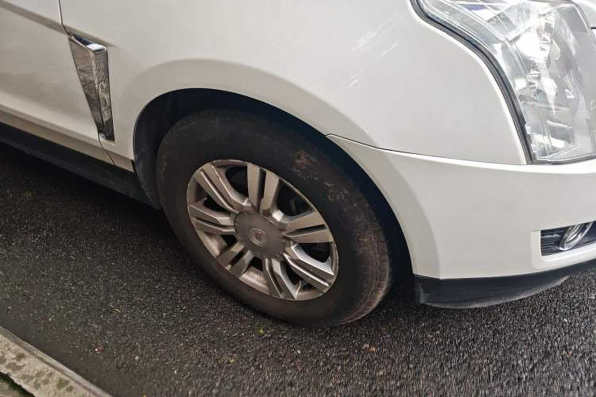 Used Cadillac SRX 2014 3.0L Luxury Model Right Front Wheel Hub