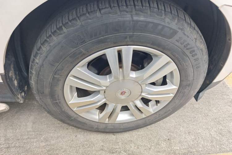 Used Cadillac SRX 2014 3.0L Elite Model Right Front Wheel Hub