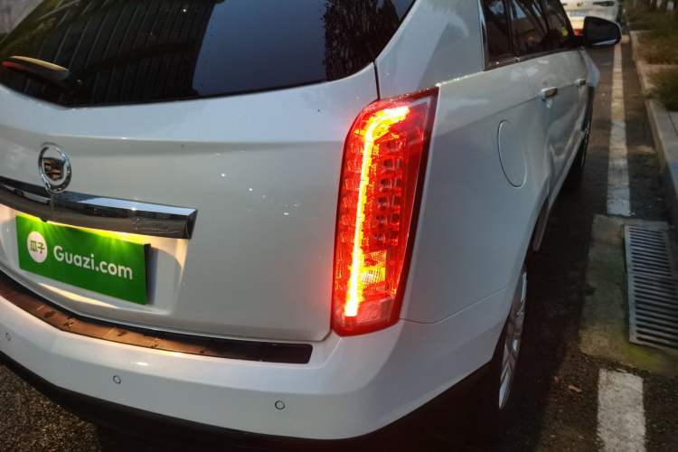 Used Cadillac SRX 2014 3.0L Elite Model Right Rear Taillight