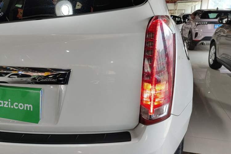 Used Cadillac SRX 2014 3.0L Elite Model Right Rear Taillight