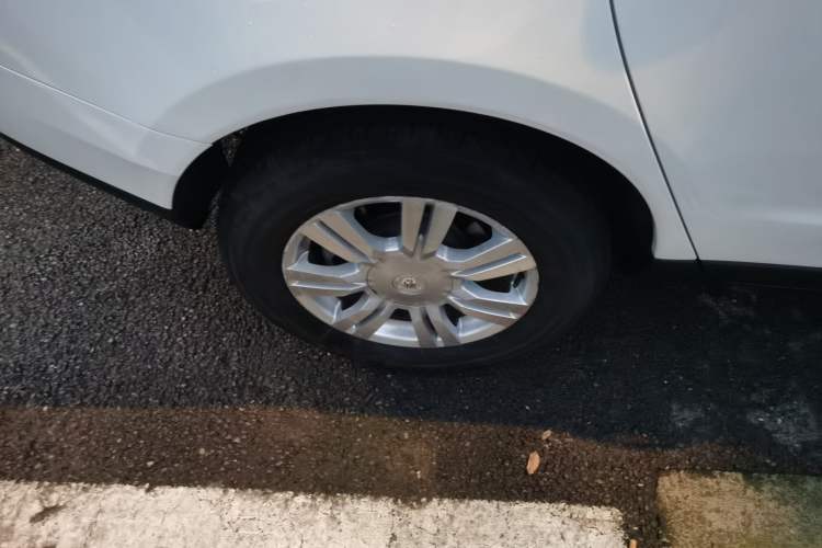 Used Cadillac SRX 2014 3.0L Elite Model Right Rear Wheel Hub