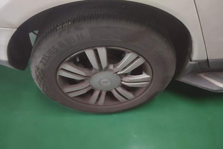 Used Cadillac SRX 2014 3.0L Comfort Model Right Rear Wheel Hub